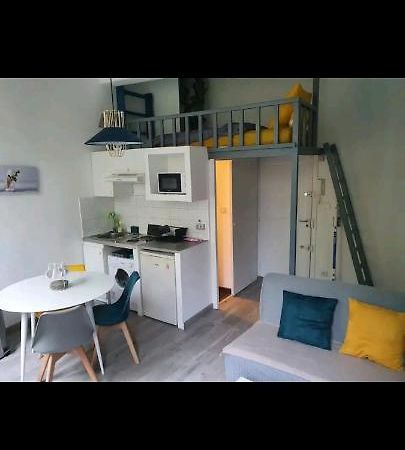 Appartamento Charmant Studio Avec Mezzanine Aix-en-Provence Esterno foto